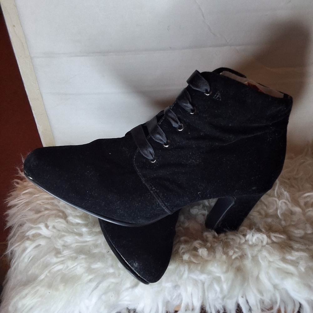 Expressions Black Velveteen Granny Ankle Boots 9.5 - Picture 3 of 16